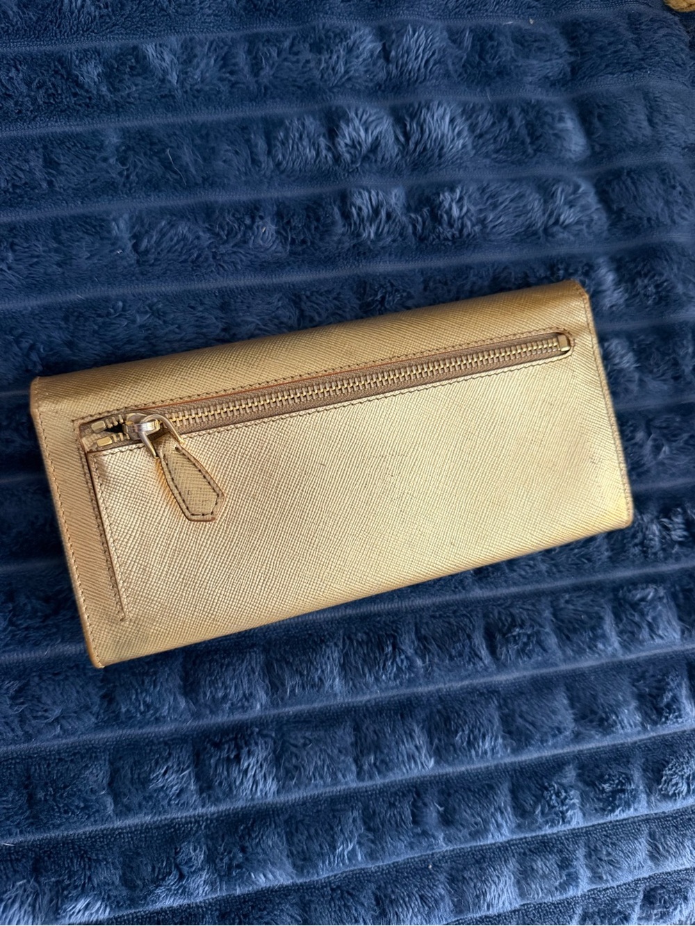 Authentic Vintage Prada Metallic Gold Saffiano Continental Clutch Wallet - Picture 6 of 16